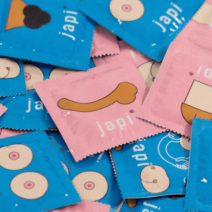 Condones de hule látex natural JAPI para una protección segura y cómoda.