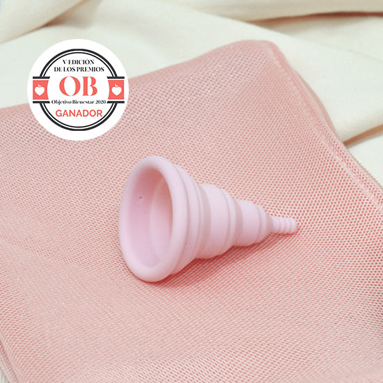Lily Cup Compact de Intimina: la copa menstrual que te permite moverte con libertad y seguridad.