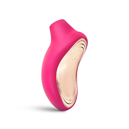 El estimulador clitoriano SONA™ Cruise 2 de LELO cuenta con la función Cruise Control™ para orgasmos más intensos.